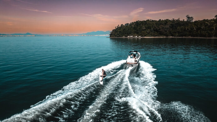 wake boaty